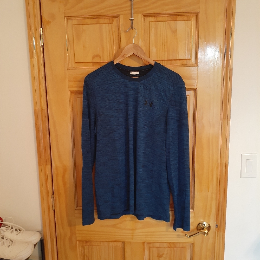 Men's athletic shirt